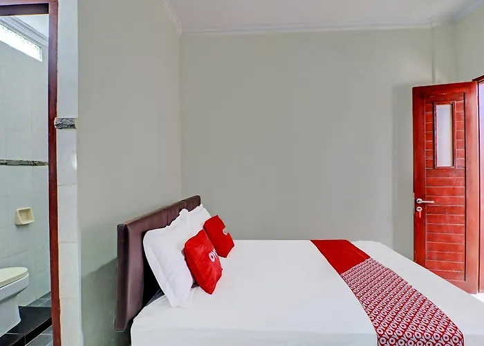 Oyo 91933 Puri Gana Hotel 2*